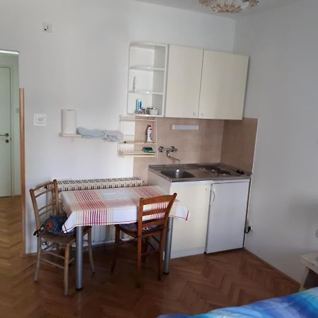 Apartments Lucija Стари Град Екстериор снимка