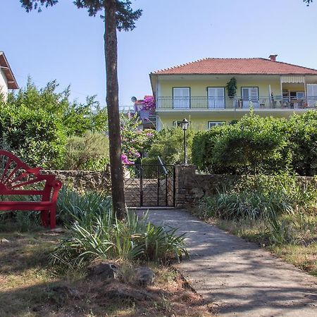 Apartments Lucija Стари Град Екстериор снимка