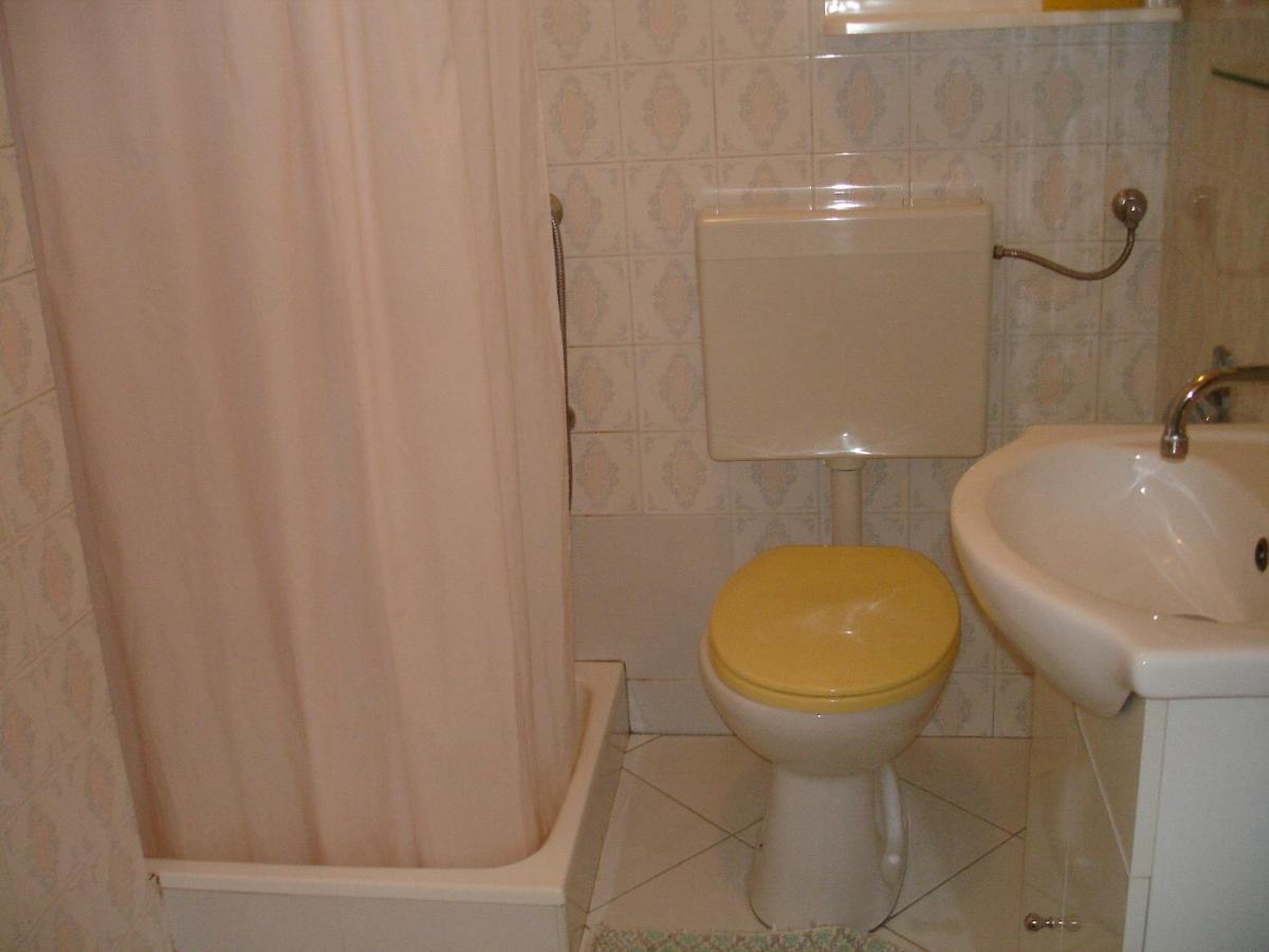 Apartments Lucija Стари Град Стая снимка